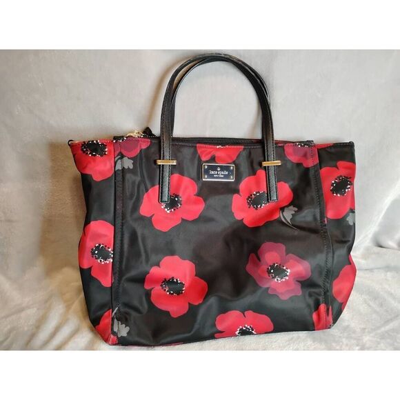 kate spade Handbags - Kate Spade Purse*USED*